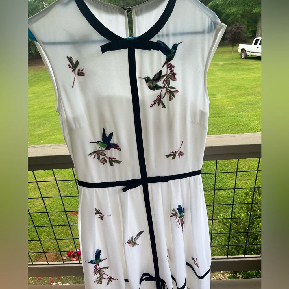 Ted Baker White Embroidered hummingbird Lina Midi Dress size 1